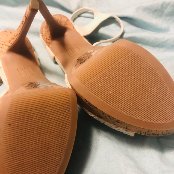 Jennifer Lopez high heel - Picture 4 of 8